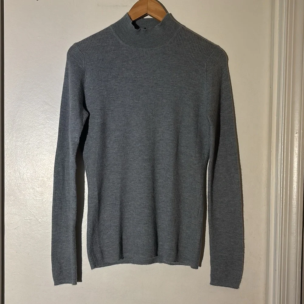 ☕️ {PRICE FIRM} DDR Cashmere Core Turtleneck ~ Heather Grey - Picture 5 of 10